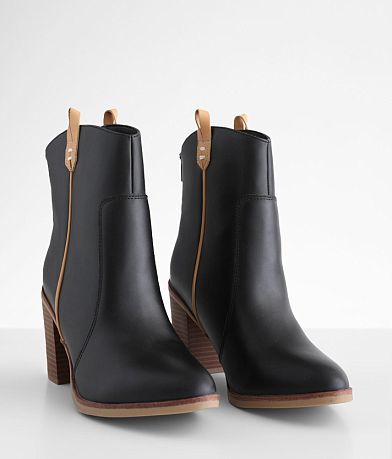 Mia Adelyn Ankle Boot misc detail 1 view