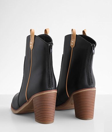 Mia Adelyn Ankle Boot misc detail 2 view