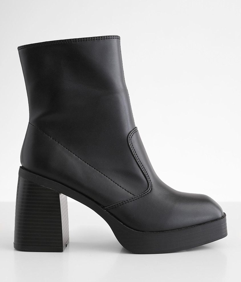 Mia Odie Ankle Boot - Women's Shoes in Black | Buckle