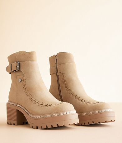 Mia Gianina Chelsea Ankle Boot misc detail 1 view