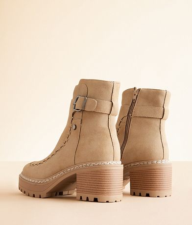 Mia Gianina Chelsea Ankle Boot misc detail 2 view