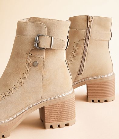 Mia Gianina Chelsea Ankle Boot misc detail 4 view