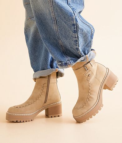 Mia Gianina Chelsea Ankle Boot misc detail 5 view