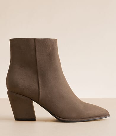 Mia Calletana Heeled Ankle Boot front view