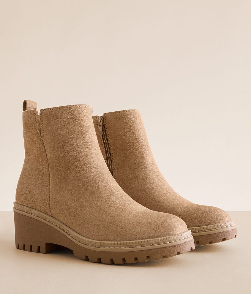 Finnola Wedged Lug Ankle Boot