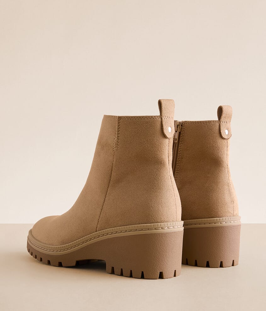 Finnola Wedged Lug Ankle Boot