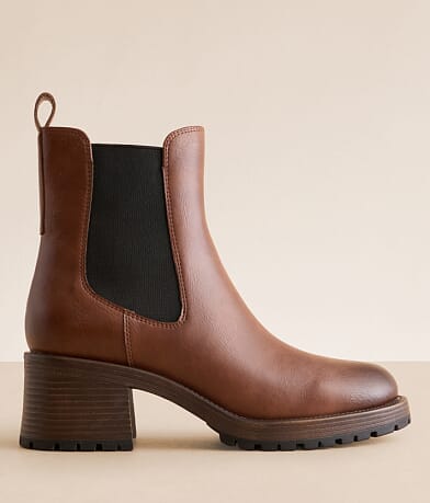 Mia Martelli Vintage Lug Ankle Boot front view