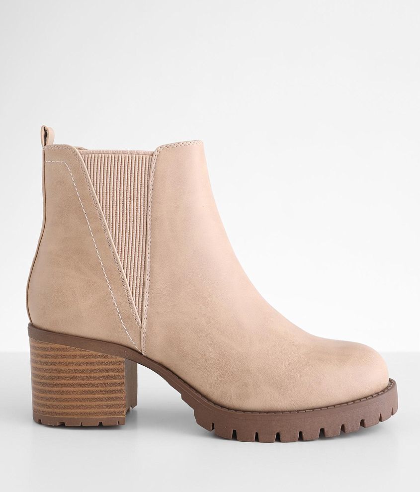 Mia Lylith Chelsea Lug Ankle Boot front view