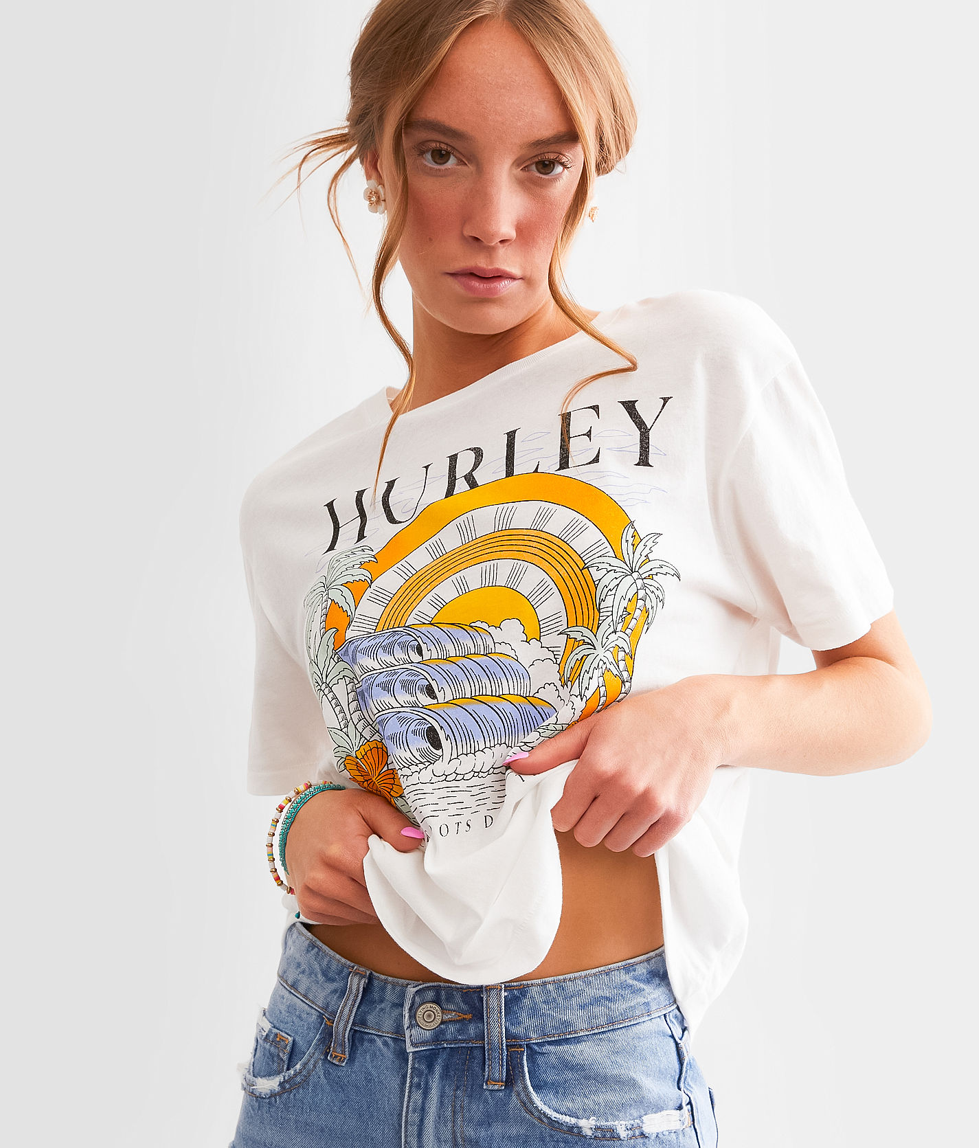 【THREETIMES】 Love spot tee GTMM X Discos Ifá | ÌFÉ - HEART FULL OF LOVE TEE – Ghost
