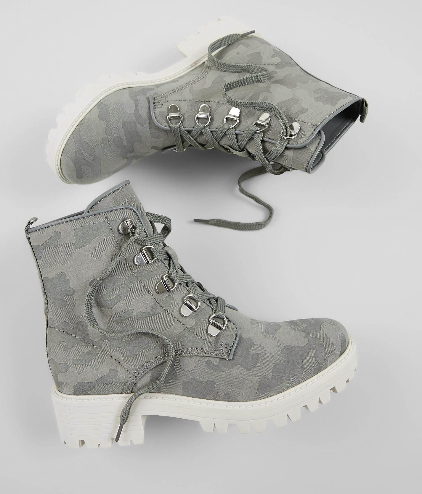 epic bootie kendall and kylie