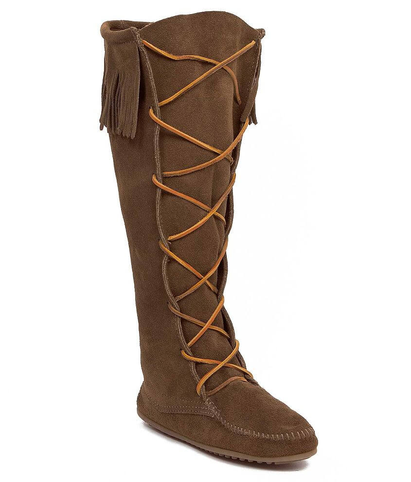 Minnetonka Fringe Moccasin Boot front view