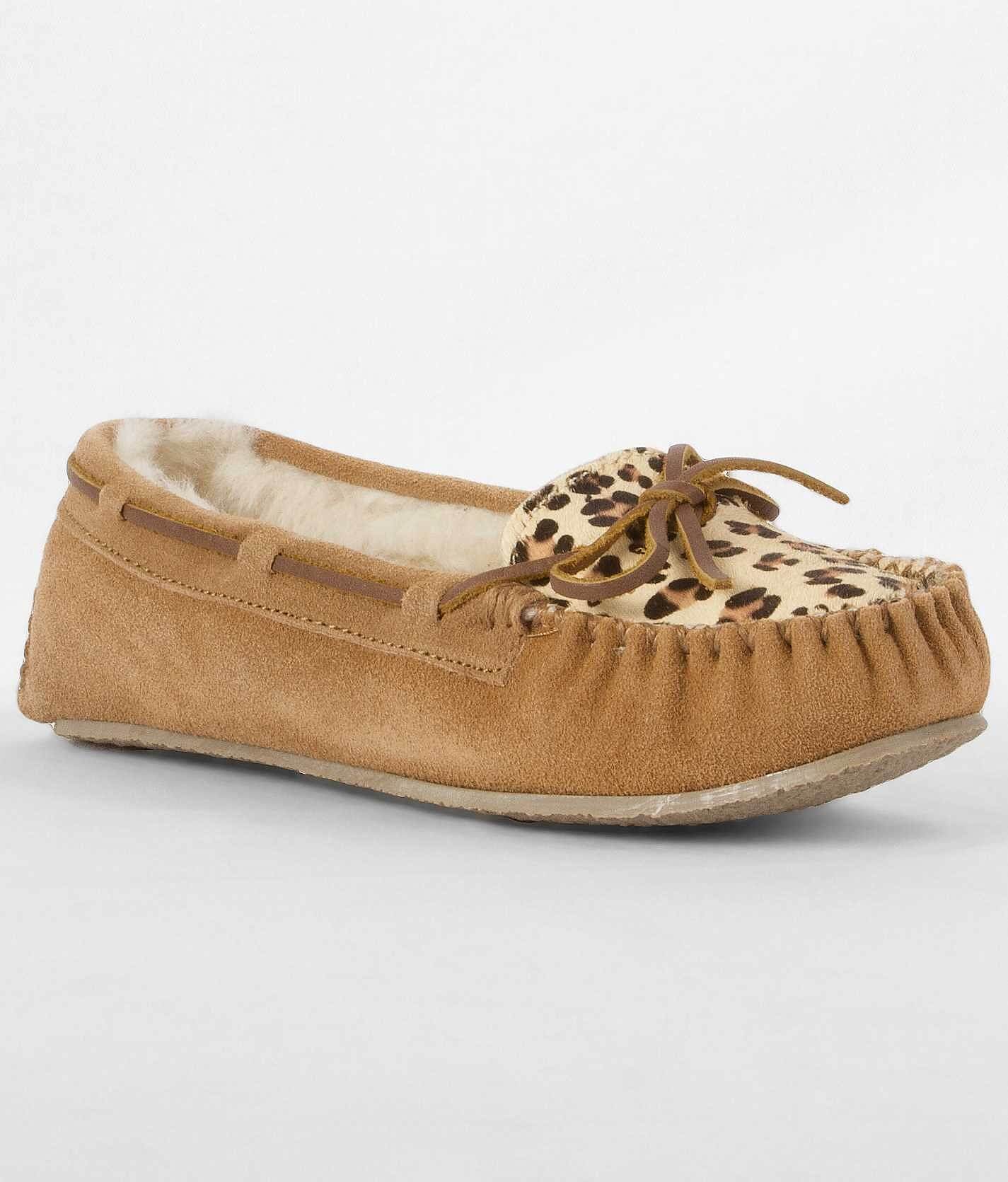 minnetonka leopard cally slipper