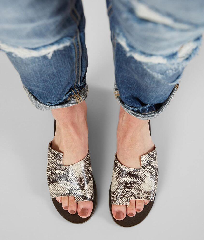 Mi iM Addison Textured Sandal