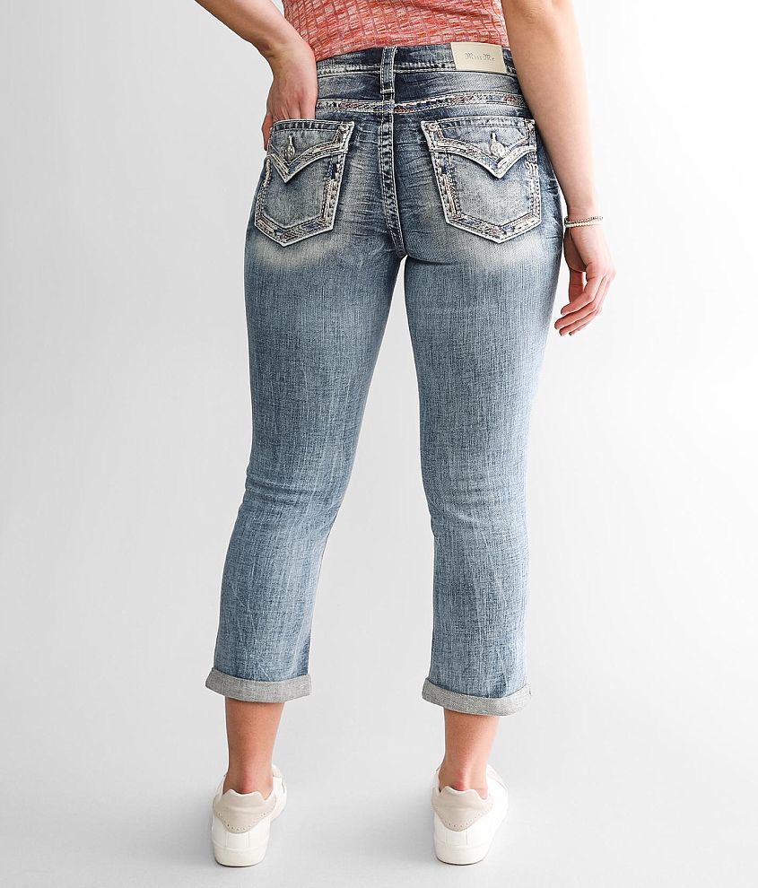 Curvy Mid-Rise Cuffed Stretch Capri Jean - thumbnail 4
