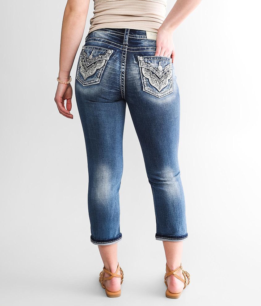 Curvy Mid-Rise Cuffed Stretch Capri Jean - thumbnail 3