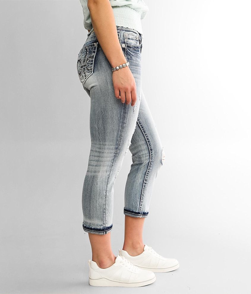 Curvy Mid-Rise Cuffed Stretch Capri Jean - thumbnail 3
