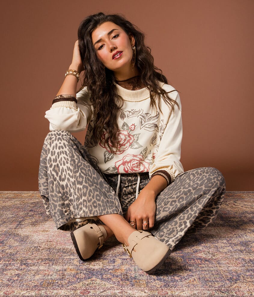Floral Embroidered Pullover