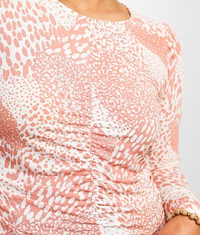 red by BKE Ruched Top misc detail 2 view