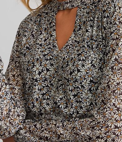 Willow &amp; Root Daisy Mesh Top MISC_DETAIL_1