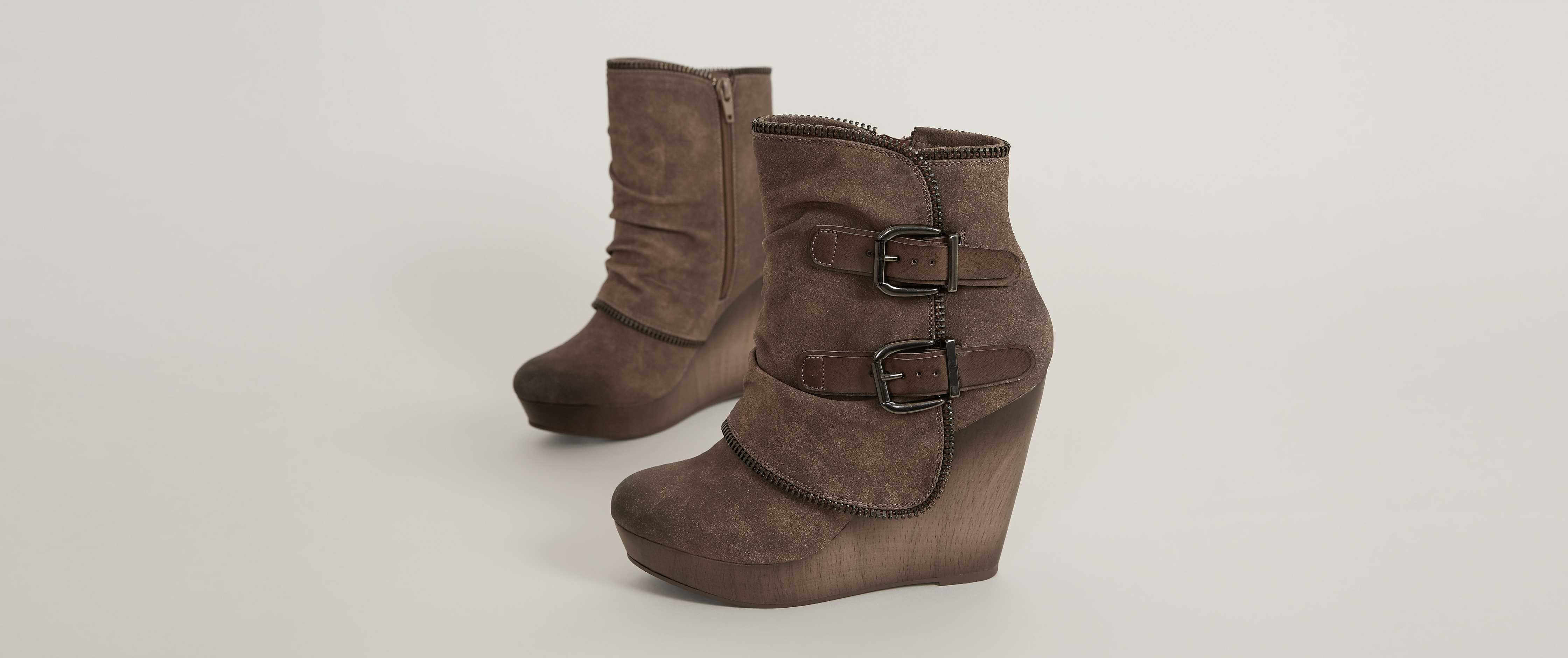 Not Rated Gemini Boot Women's Shoes in Taupe Buckle