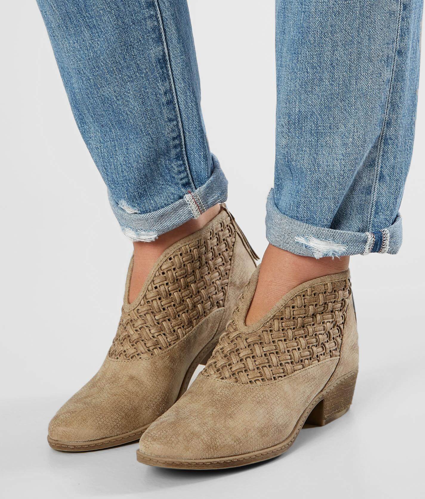 not rated tarim ankle boot cream