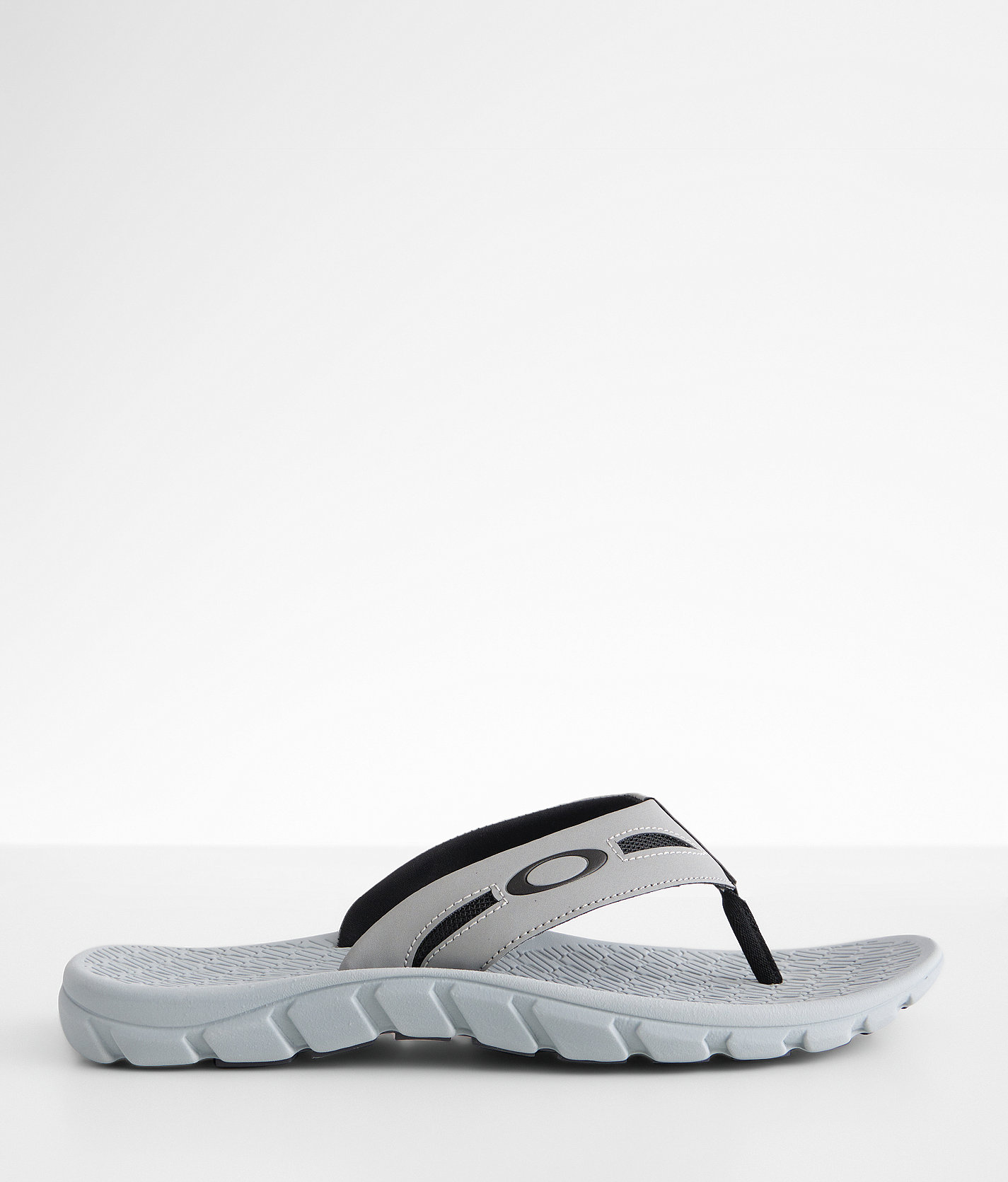 oakley operative 2.0 flip flops