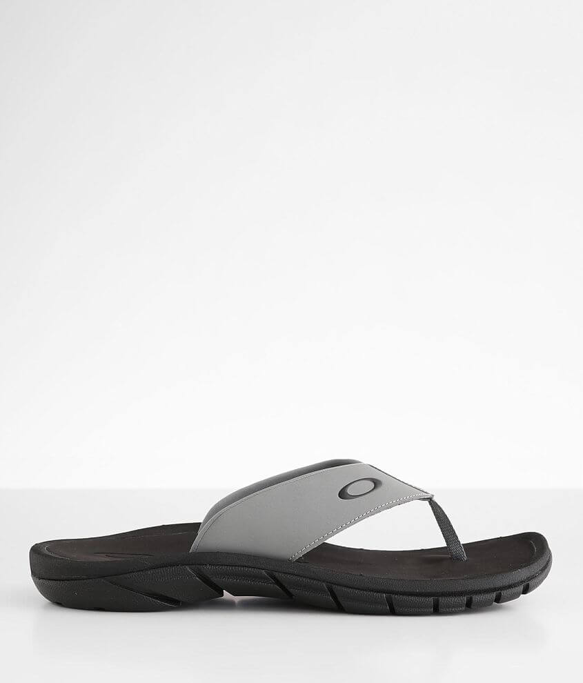 Oakley supercoil cheap 2.0 flip flops