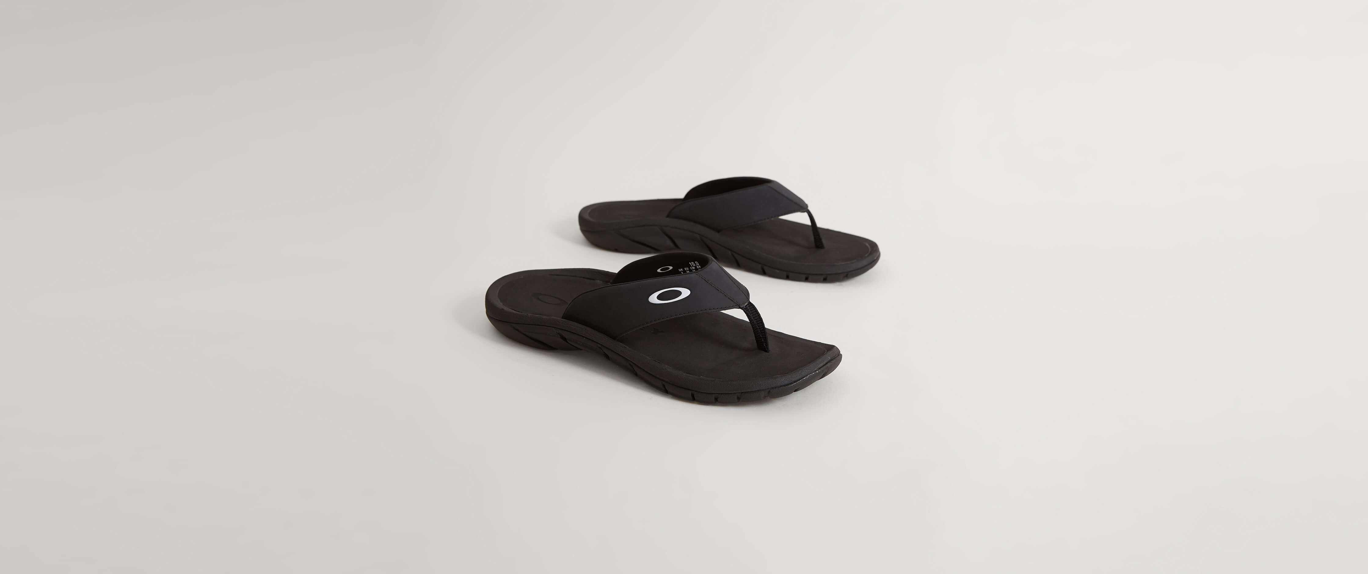 oakley supercoil 2.0 sandal blackout