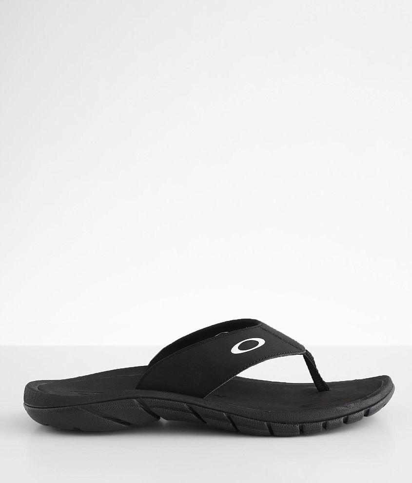 Oakley supercoil store 2. sandal blackout