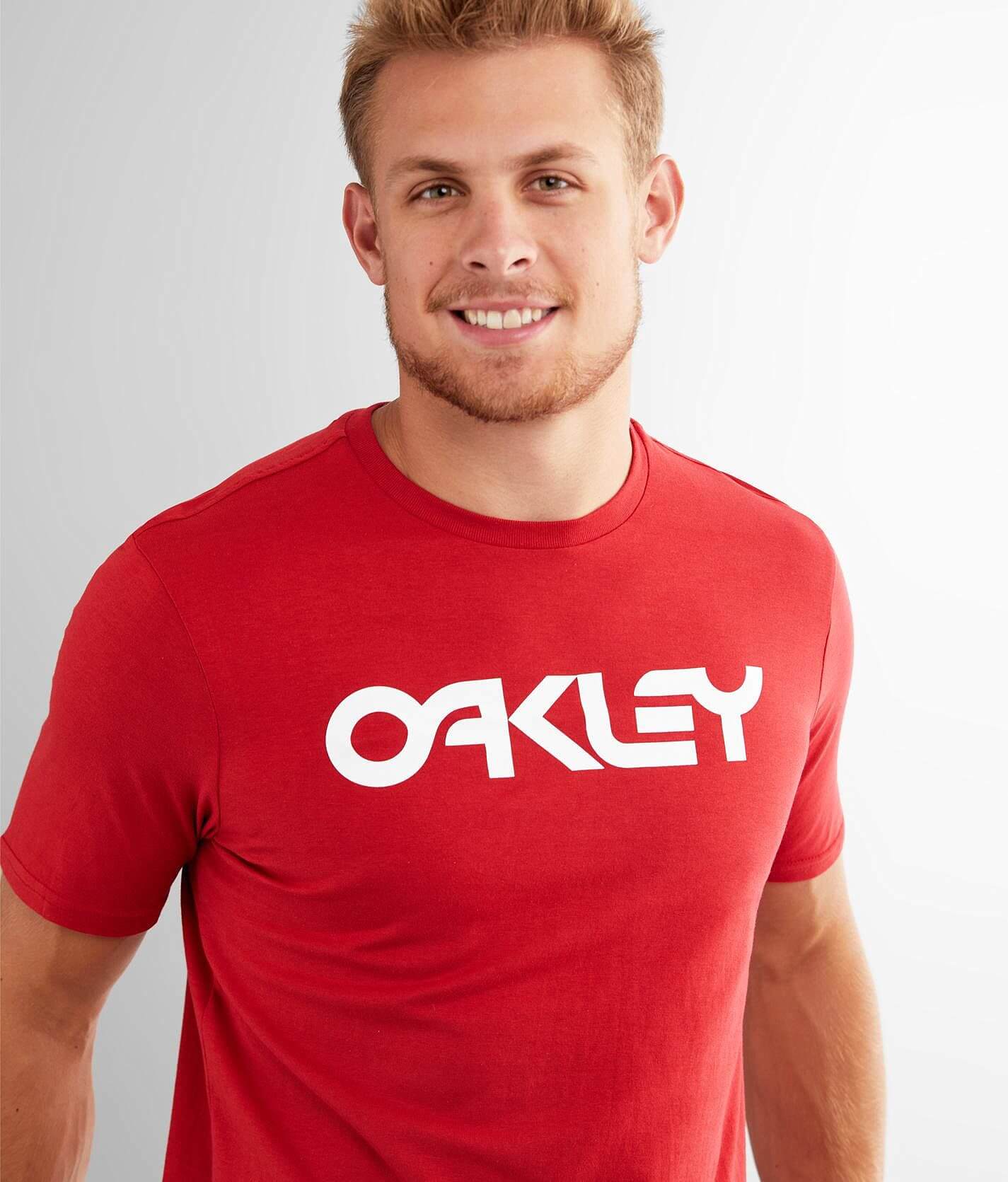 Oakley 赤色 Tシャツ Mサイズ Oakley Mark II T-Shirt - Men's Graphic T-Shirts in Samba Red | Buckle