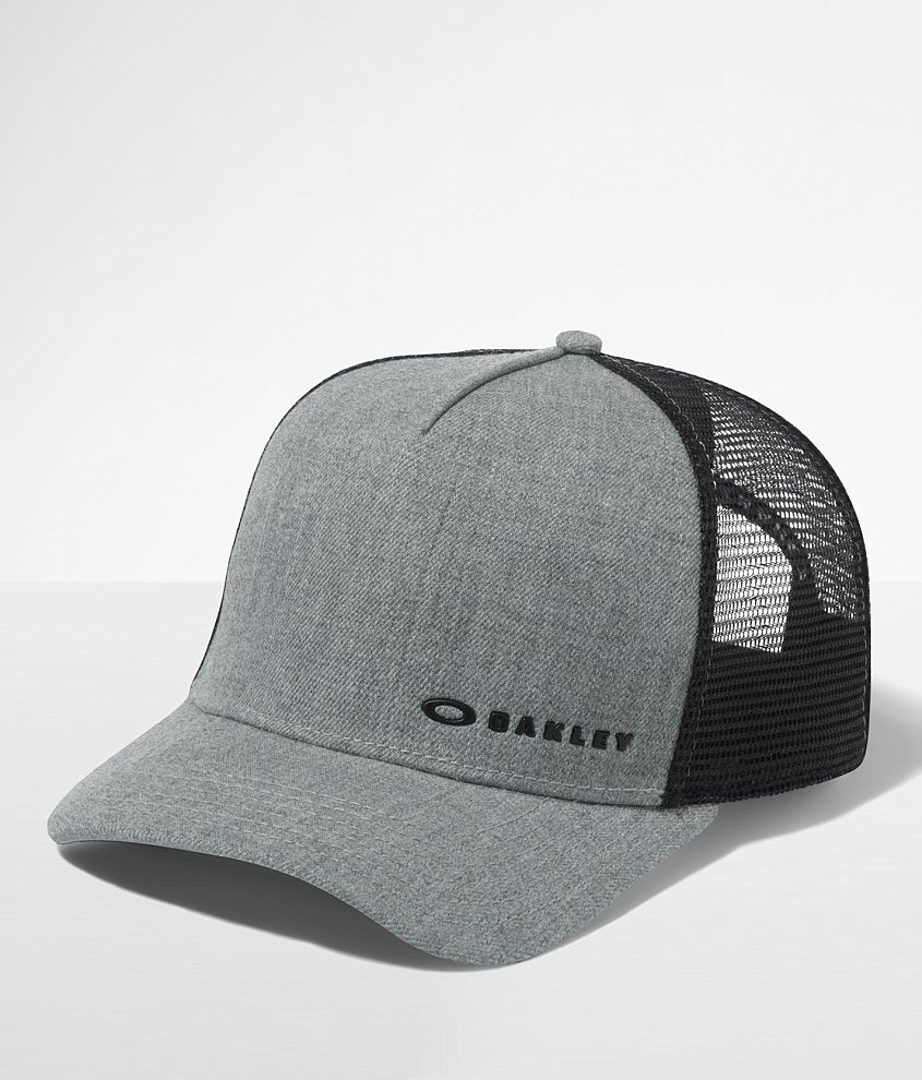 oakley snapback trucker oakley snapback trucker