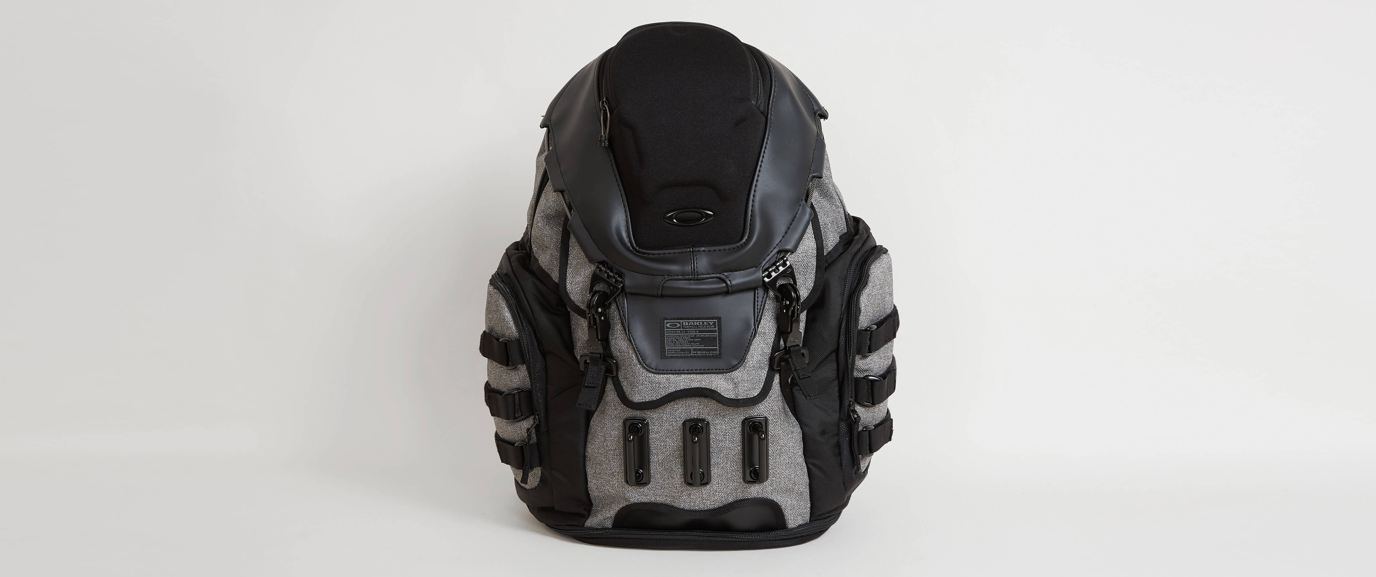 Oakley Kitchen Sink Backpack Men S Bags In Grigio Scuro