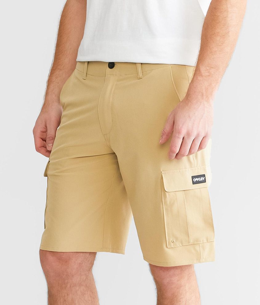 Oakley B1B Cargo Hybrid Stretch Walkshort front view