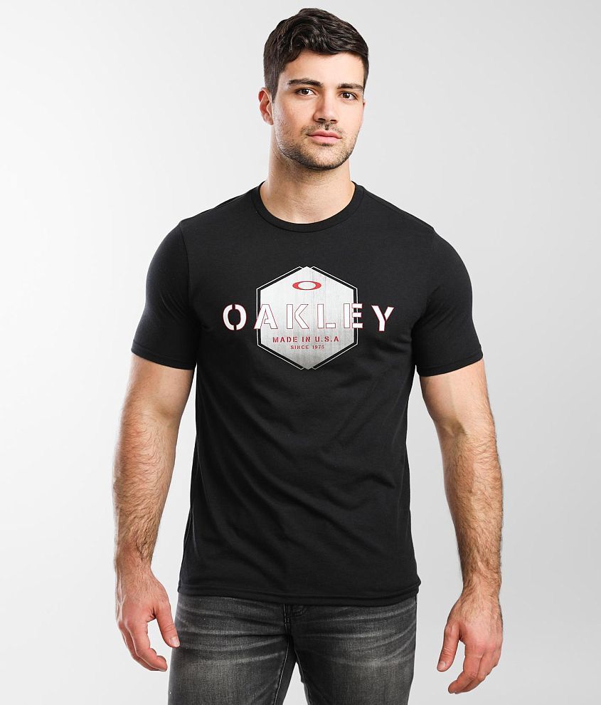 Oakley Concrete O Hydrolix™ T-Shirt - Men's Activewear in Blackout | Buckle