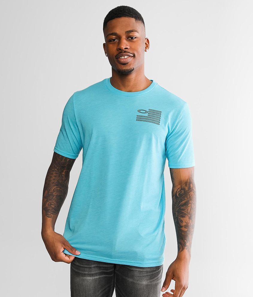 Oakley Flag O Hydrolix™ T-Shirt - Men's T-Shirts in Illumination Lgt Htr  Blue | Buckle