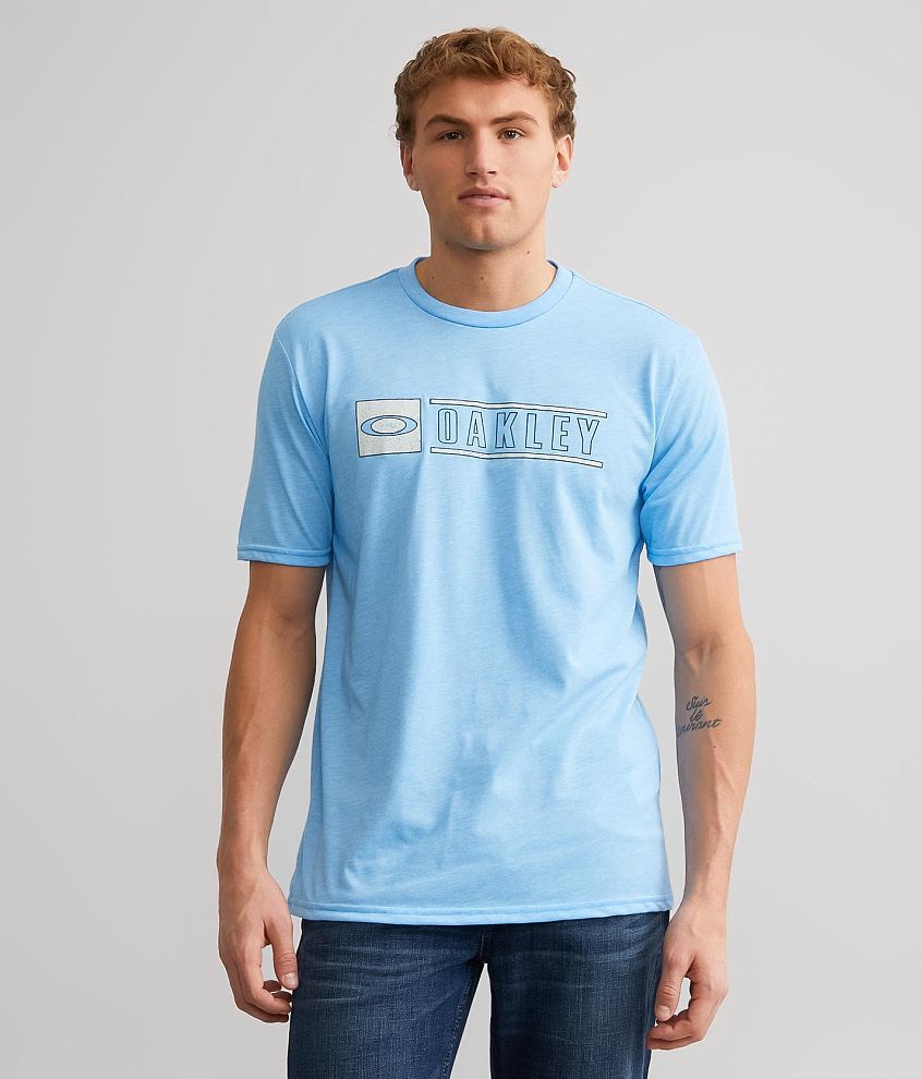 Oakley Bark Plate O Hydrolix&#8482; T-Shirt front view