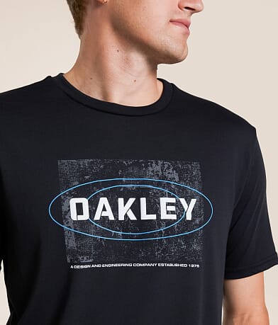 Oakley Concrete Stencil O Hydrolix&#8482; T-Shirt misc detail 1 view