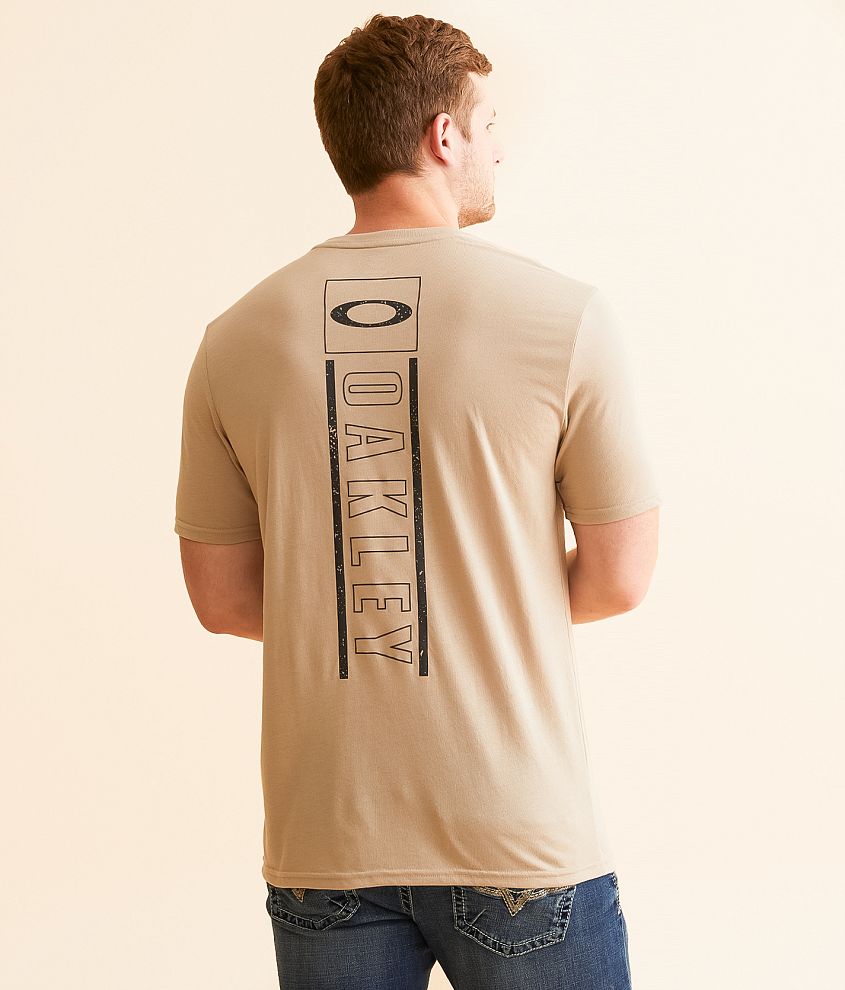 Oakley O Bark Plate O Hydrolix&#8482; T-Shirt front view