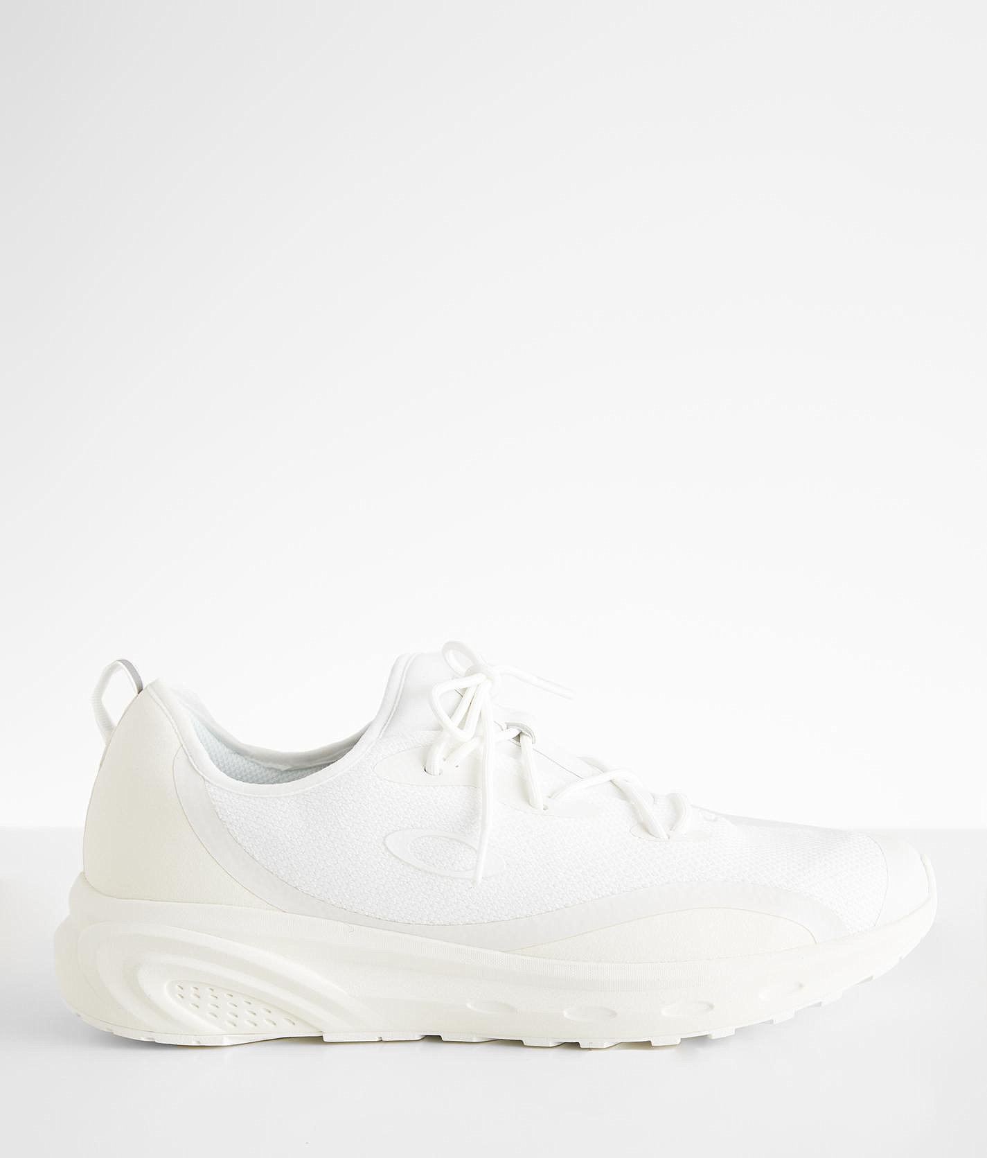 Oakley Mens White‎ Lennox Athletic Running Shoes Size 11 Amazon.com | Oakley Lennox Sneaker Blackout | Fashion Sneakers main image 3