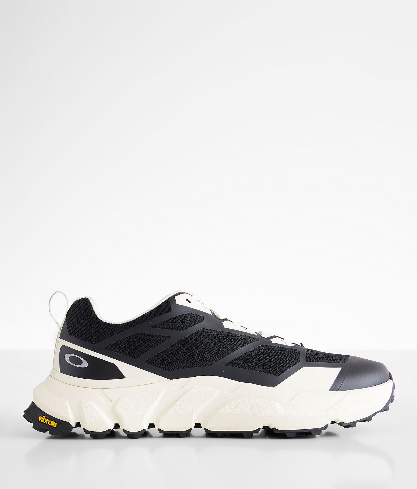 ☆OAKLEY☆ LIGHT BREATHE BLACK ARCTIC WHITE Oakley Light Breathe Sneaker - Men's Activewear in Black