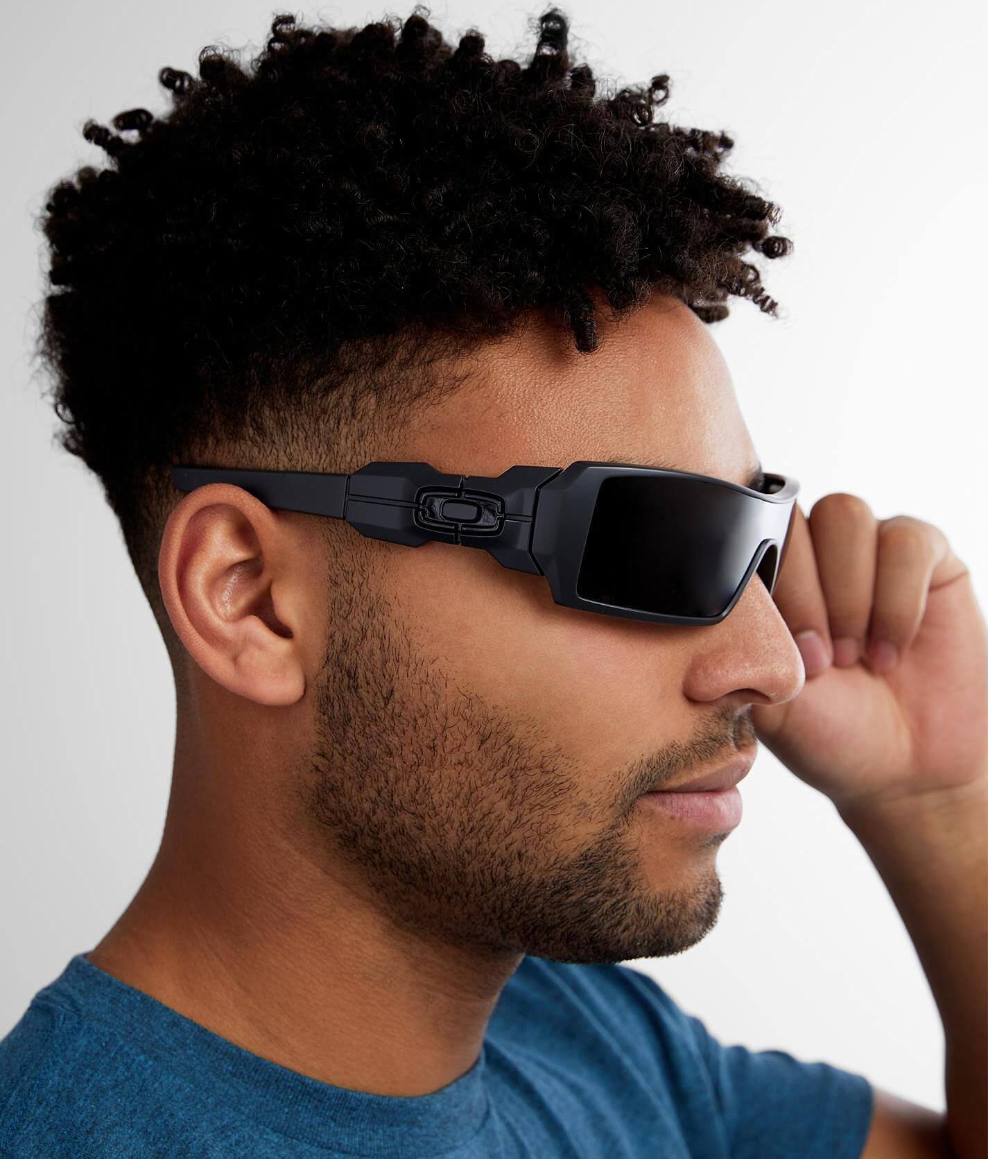 Oakley Oil Rig™ Prizm™ Sunglasses - Men's Sunglasses & Glasses in Carbon |  Buckle