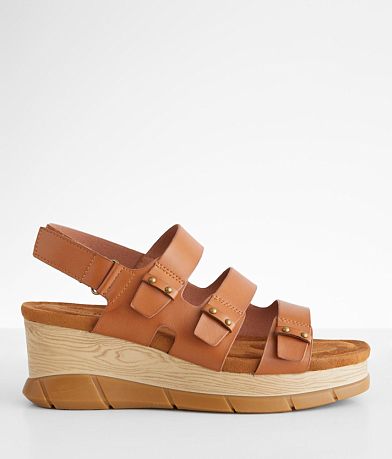 Pierre Dumas Essence Flatform Sandal front view