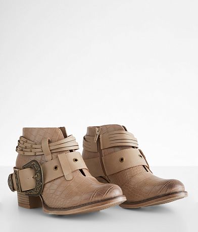 Pierre Dumas Western Ankle Boot misc detail 1 view