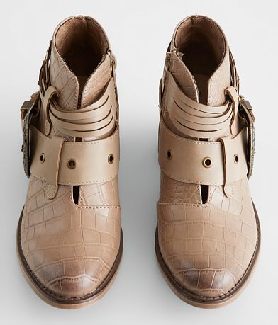 Pierre Dumas Western Ankle Boot misc detail 3 view