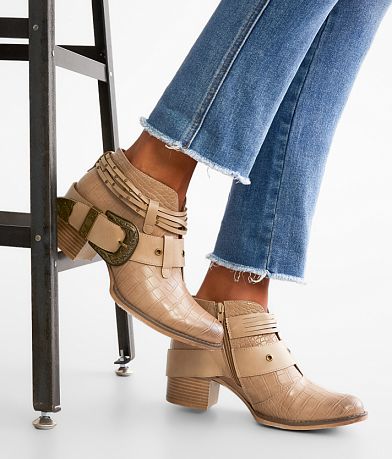 Pierre Dumas Western Ankle Boot misc detail 5 view