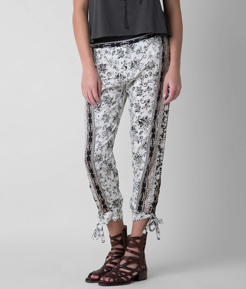 O&#39;Neill Tucker Cropped Pant front view