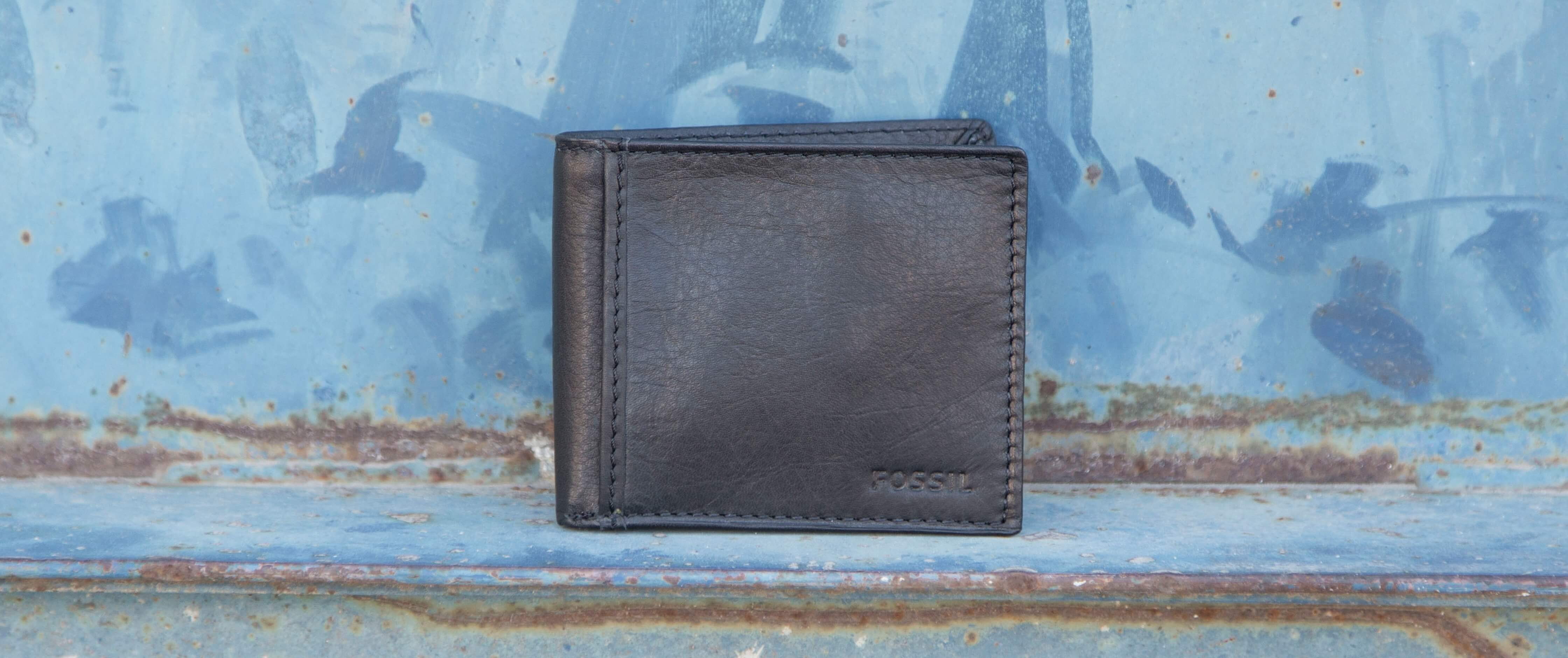 Image of Fossil Ingram Traveler Leather Wallet