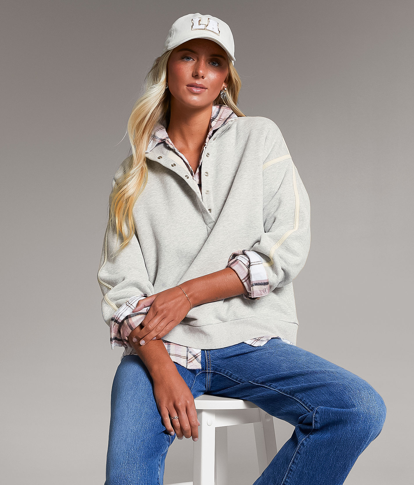 新作　BRIEFING ST LOGO MOCK NECK RELAXE BKE Mock Neck Half Snap Pullover - Women's Sweatshirts in