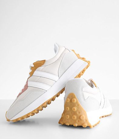 Berness Lana Sneaker misc detail 4 view