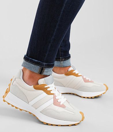 Berness Lana Sneaker misc detail 5 view